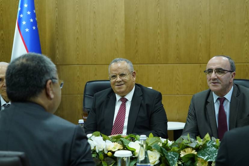 L’Ambassadeur S.E.M. Boumédiène GUENNAD, reçu par son S.E.M. Ibrohim ABDOURAHMONOV, Ministre de l'Enseignement Supérieur, des Sciences et des Innovations de la République d'Ouzbékistan.